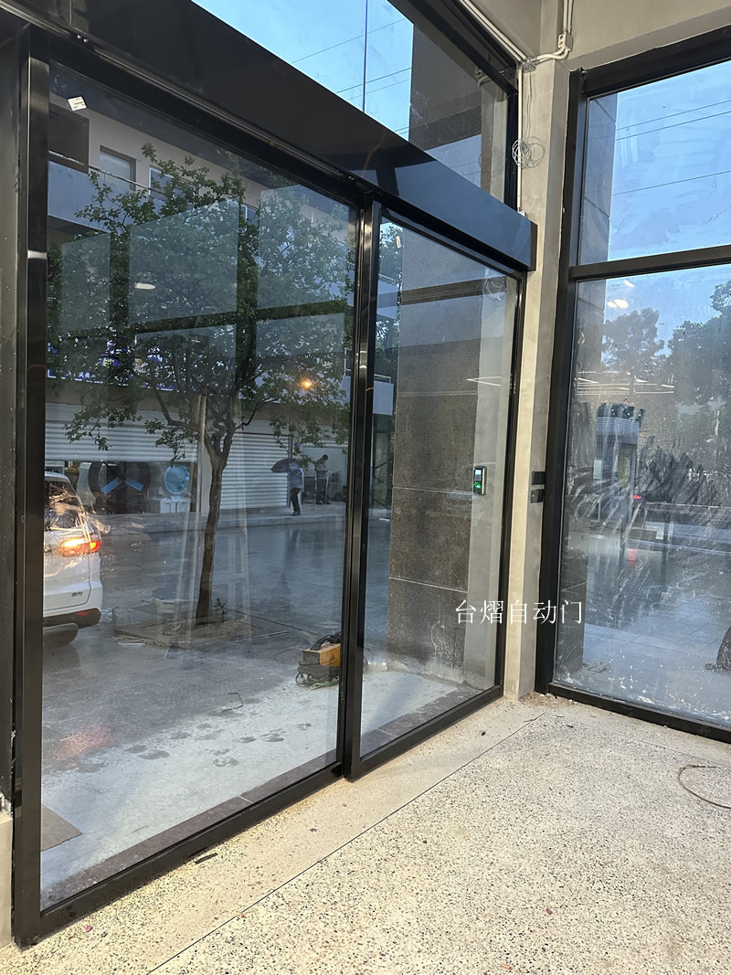 小区自动门安装实例
